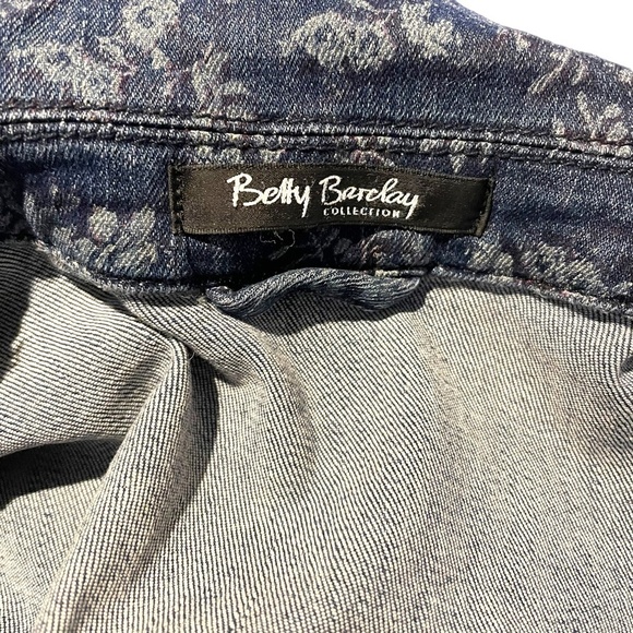 Floral Bleach Printed Denim Blazer 🤍 - Picture 8 of 13